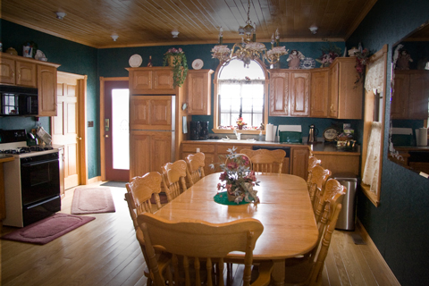 Turtle Bay Lodge kitchen and dining room